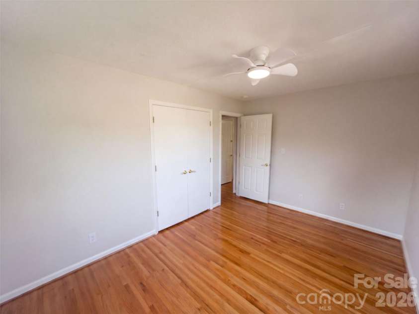 1030 Mclaughlin Drive, Charlotte, NC 28212.  MLS# CAR4423683, YatesRealty ID 33132. 