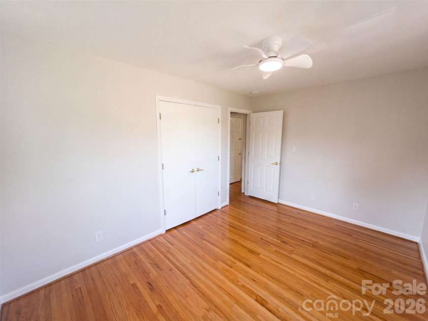 1030 Mclaughlin Drive, Charlotte, NC 28212.  MLS# CAR4423683, YatesRealty ID 33132. 