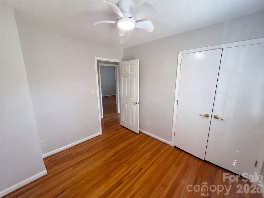 1030 Mclaughlin Drive, Charlotte, NC 28212.  MLS# CAR4423683, YatesRealty ID 33132. 