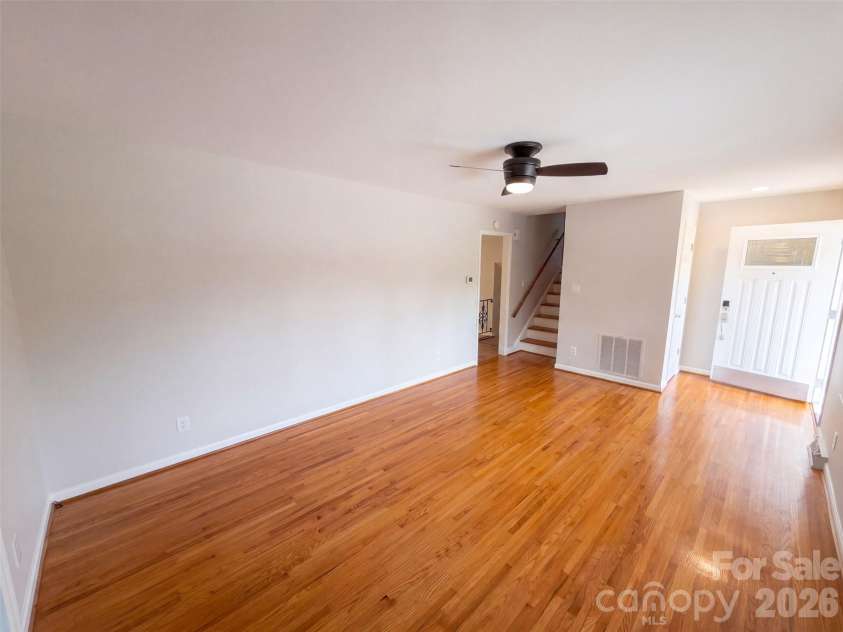 1030 Mclaughlin Drive, Charlotte, NC 28212.  MLS# CAR4423683, YatesRealty ID 33132. 