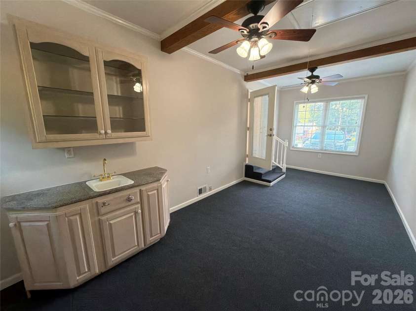 1030 Mclaughlin Drive, Charlotte, NC 28212.  MLS# CAR4423683, YatesRealty ID 33132. 