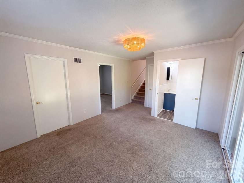 1030 Mclaughlin Drive, Charlotte, NC 28212.  MLS# CAR4423683, YatesRealty ID 33132. 