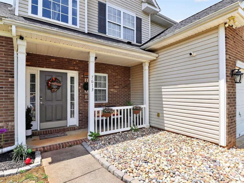 7613 Deluca Drive, Charlotte, NC 28215.  MLS# CAR4396462, YatesRealty ID 33133. 