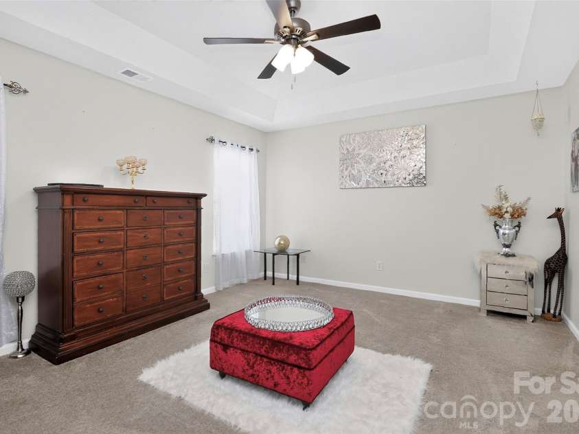 7613 Deluca Drive, Charlotte, NC 28215.  MLS# CAR4396462, YatesRealty ID 33133. 