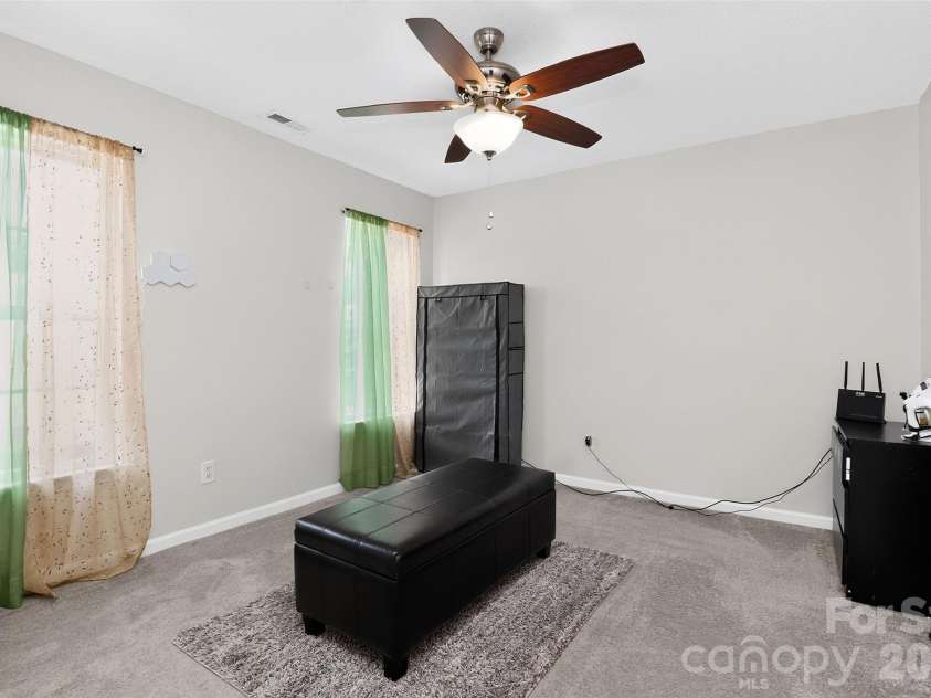 7613 Deluca Drive, Charlotte, NC 28215.  MLS# CAR4396462, YatesRealty ID 33133. 