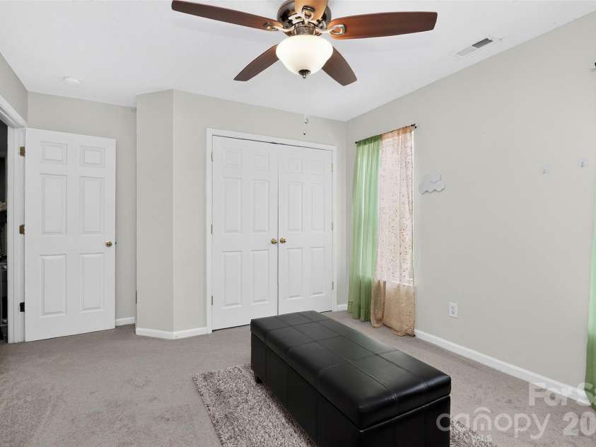 7613 Deluca Drive, Charlotte, NC 28215.  MLS# CAR4396462, YatesRealty ID 33133. 