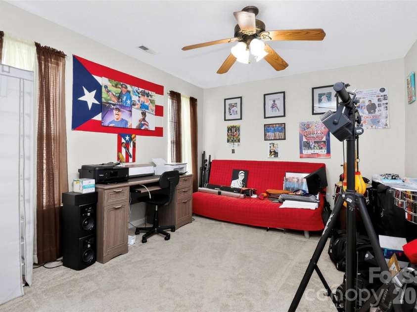 7613 Deluca Drive, Charlotte, NC 28215.  MLS# CAR4396462, YatesRealty ID 33133. 