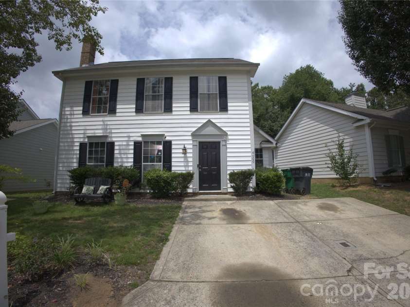 6000 Bayswater Lane, Charlotte, NC 28212.  MLS# CAR4397633, YatesRealty ID 33134. 