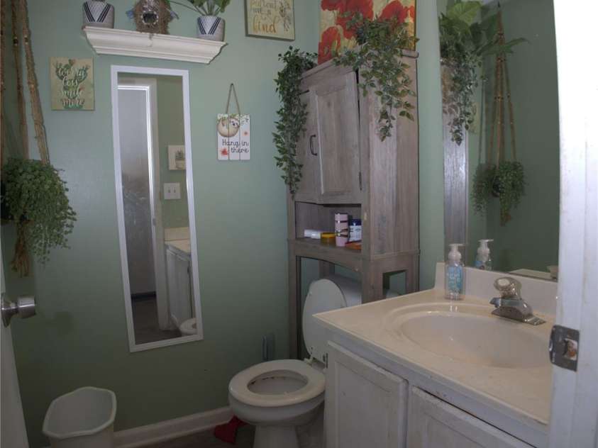 6000 Bayswater Lane, Charlotte, NC 28212.  MLS# CAR4397633, YatesRealty ID 33134. 