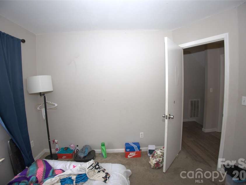 6000 Bayswater Lane, Charlotte, NC 28212.  MLS# CAR4397633, YatesRealty ID 33134. 