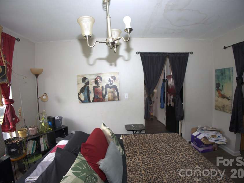 6000 Bayswater Lane, Charlotte, NC 28212.  MLS# CAR4397633, YatesRealty ID 33134. 