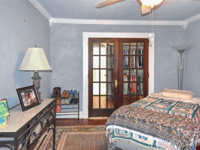 496 14th Avenue, Hickory, NC 28601.  MLS# CAR4396801, YatesRealty ID 33135. 