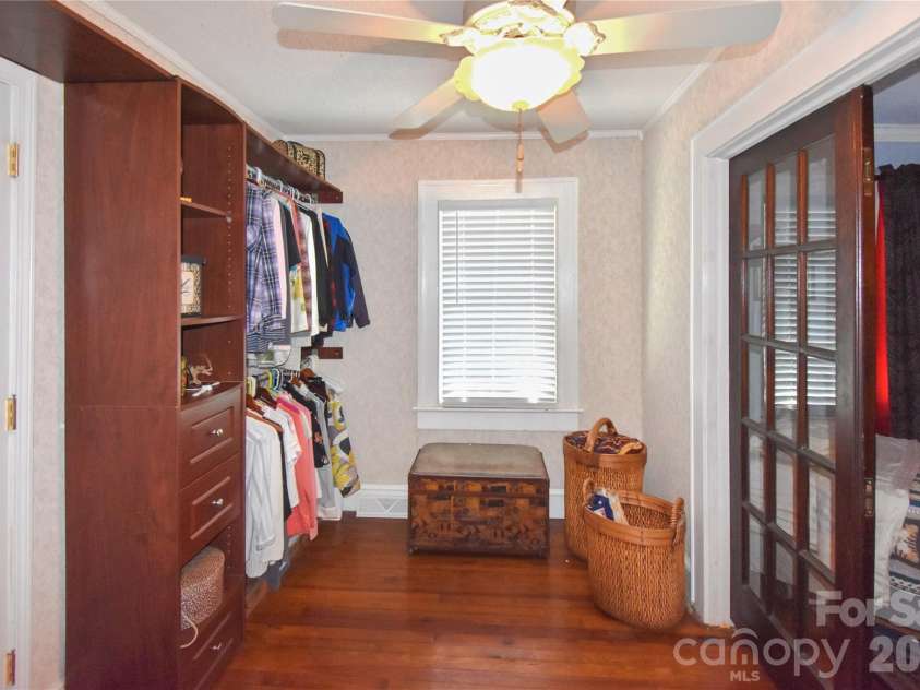 496 14th Avenue, Hickory, NC 28601.  MLS# CAR4396801, YatesRealty ID 33135. 