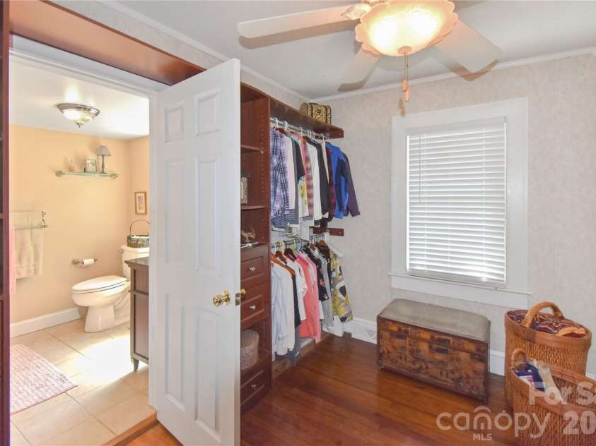 496 14th Avenue, Hickory, NC 28601.  MLS# CAR4396801, YatesRealty ID 33135. 