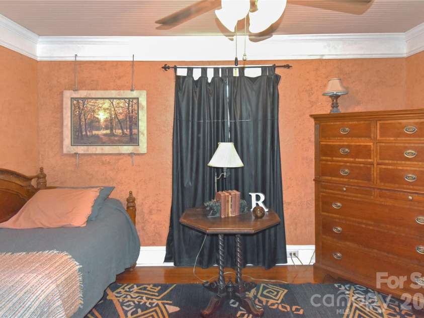 496 14th Avenue, Hickory, NC 28601.  MLS# CAR4396801, YatesRealty ID 33135. 