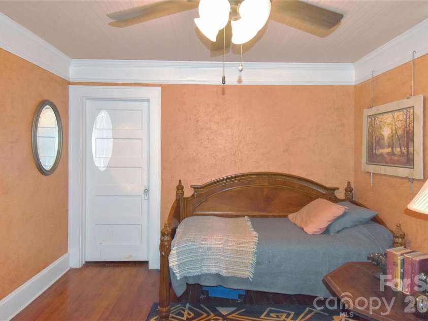 496 14th Avenue, Hickory, NC 28601.  MLS# CAR4396801, YatesRealty ID 33135. 