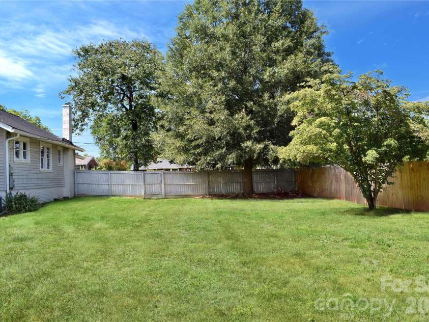 496 14th Avenue, Hickory, NC 28601.  MLS# CAR4396801, YatesRealty ID 33135. 
