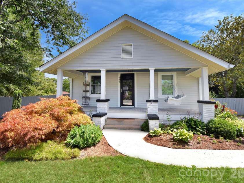 496 14th Avenue, Hickory, NC 28601.  MLS# CAR4396801, YatesRealty ID 33135. 