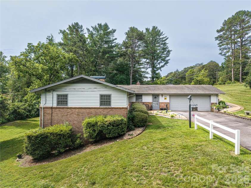 2234 Kool Park Road, Hickory, NC 28601.  MLS# CAR4398018, YatesRealty ID 33136. 