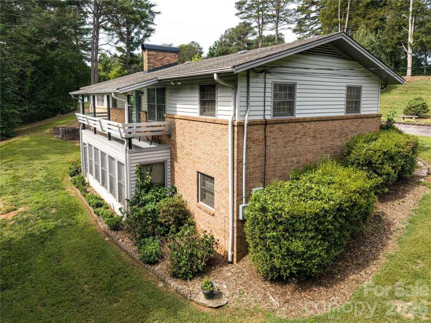 2234 Kool Park Road, Hickory, NC 28601.  MLS# CAR4398018, YatesRealty ID 33136. 