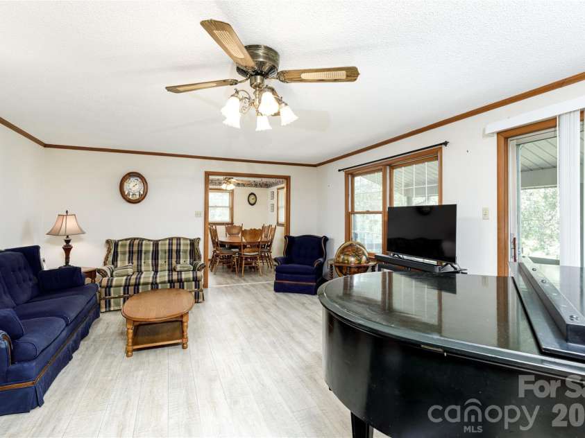 2234 Kool Park Road, Hickory, NC 28601.  MLS# CAR4398018, YatesRealty ID 33136. 