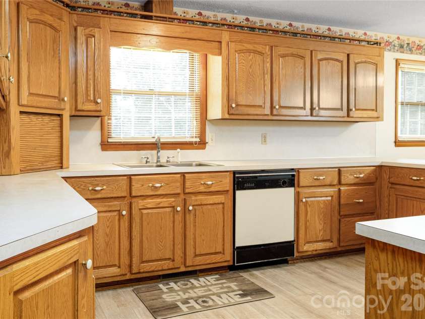 2234 Kool Park Road, Hickory, NC 28601.  MLS# CAR4398018, YatesRealty ID 33136. 