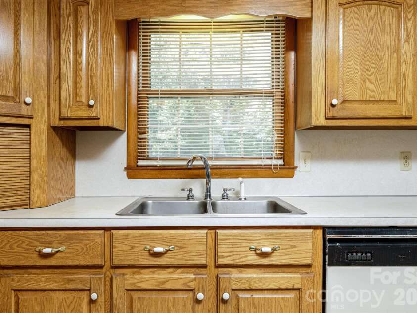 2234 Kool Park Road, Hickory, NC 28601.  MLS# CAR4398018, YatesRealty ID 33136. 