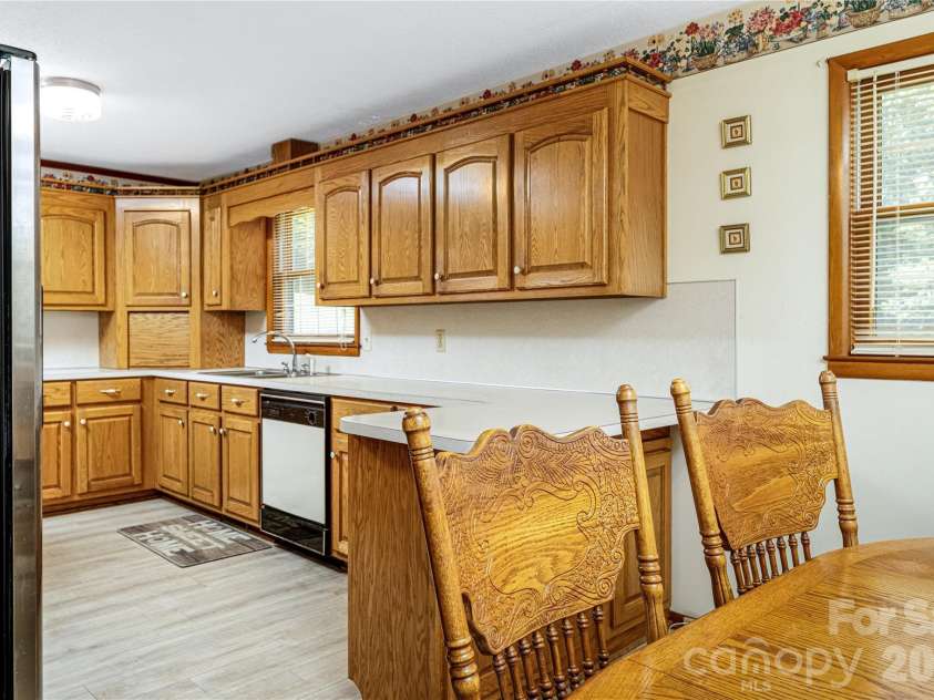 2234 Kool Park Road, Hickory, NC 28601.  MLS# CAR4398018, YatesRealty ID 33136. 