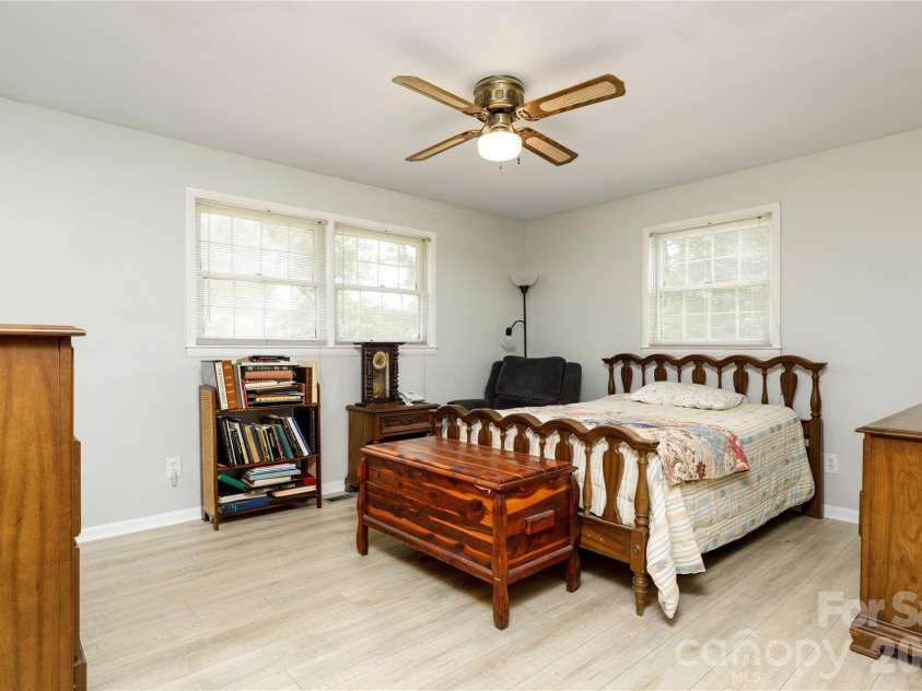 2234 Kool Park Road, Hickory, NC 28601.  MLS# CAR4398018, YatesRealty ID 33136. 