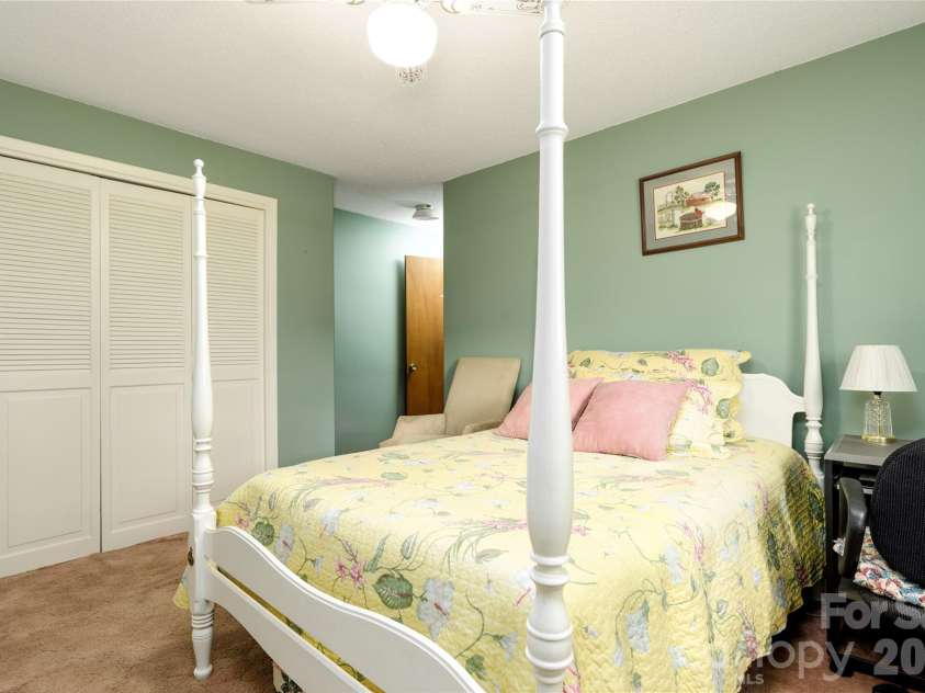 2234 Kool Park Road, Hickory, NC 28601.  MLS# CAR4398018, YatesRealty ID 33136. 