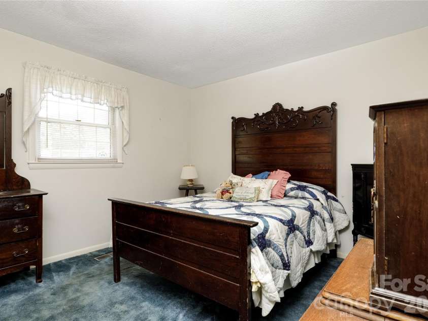 2234 Kool Park Road, Hickory, NC 28601.  MLS# CAR4398018, YatesRealty ID 33136. 