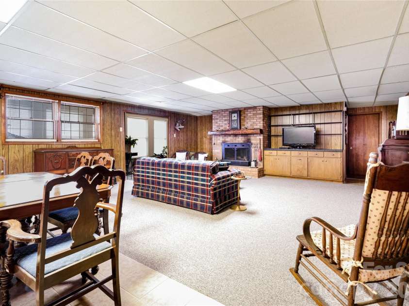 2234 Kool Park Road, Hickory, NC 28601.  MLS# CAR4398018, YatesRealty ID 33136. 