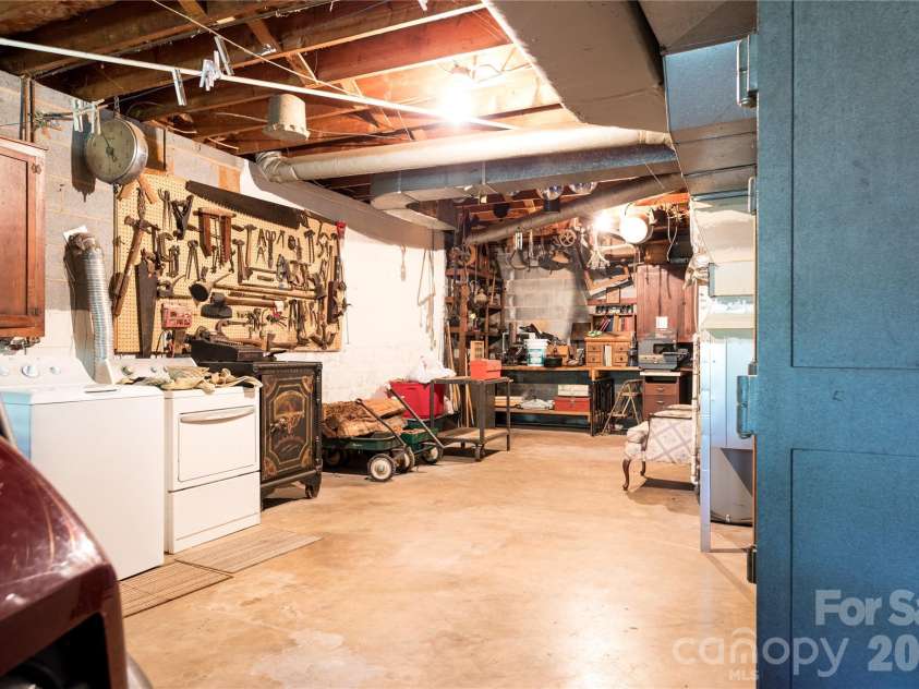2234 Kool Park Road, Hickory, NC 28601.  MLS# CAR4398018, YatesRealty ID 33136. 