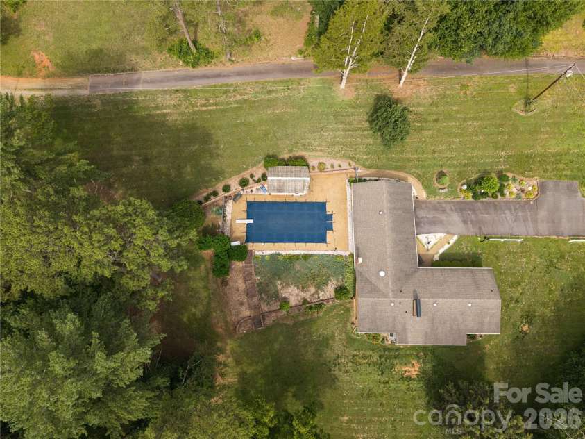 2234 Kool Park Road, Hickory, NC 28601.  MLS# CAR4398018, YatesRealty ID 33136. 