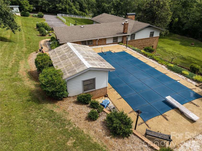 2234 Kool Park Road, Hickory, NC 28601.  MLS# CAR4398018, YatesRealty ID 33136. 