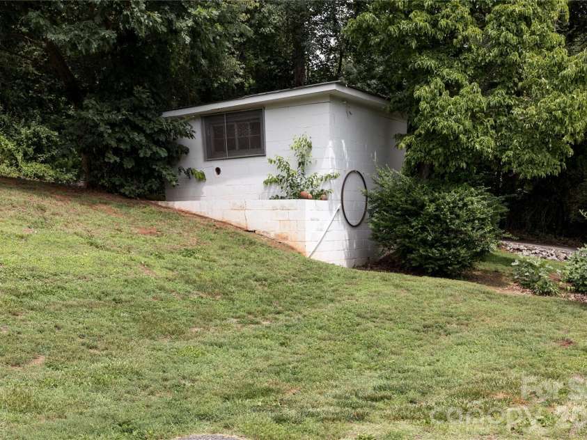 2234 Kool Park Road, Hickory, NC 28601.  MLS# CAR4398018, YatesRealty ID 33136. 