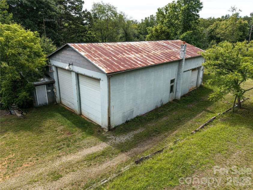 2234 Kool Park Road, Hickory, NC 28601.  MLS# CAR4398018, YatesRealty ID 33136. 