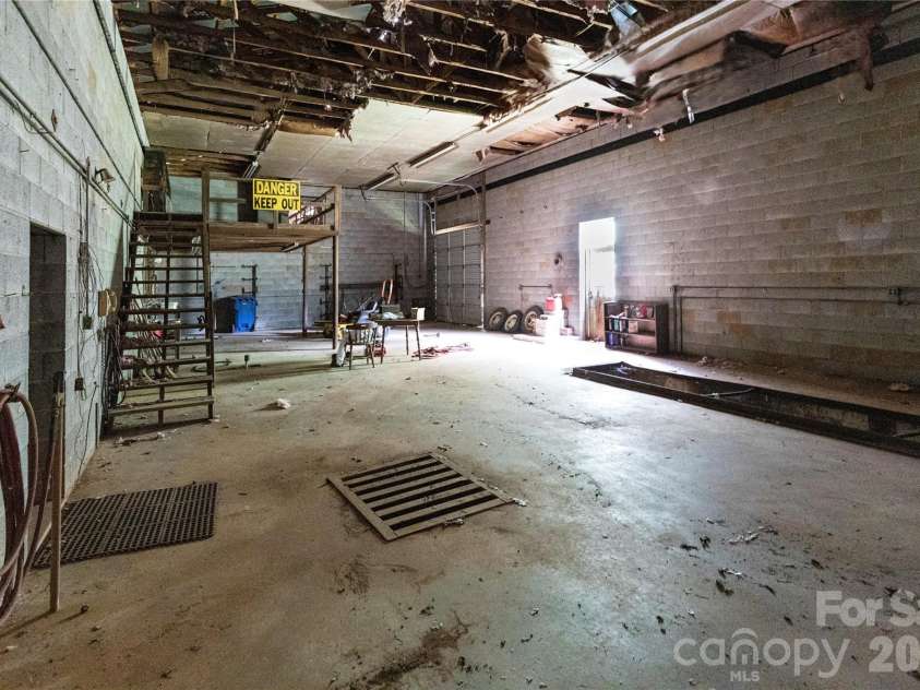 2234 Kool Park Road, Hickory, NC 28601.  MLS# CAR4398018, YatesRealty ID 33136. 