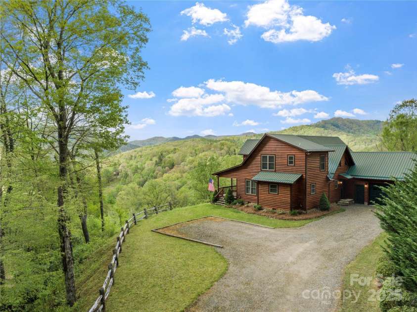 370 Appaloosa Trail, Burnsville, NC 28714.  MLS# CAR4293891, YatesRealty ID 33136. 