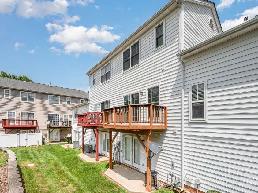 2833 Avalon Loop Road, Charlotte, NC 28269.  MLS# CAR4293864, YatesRealty ID 33137. Closest balcony is 2833