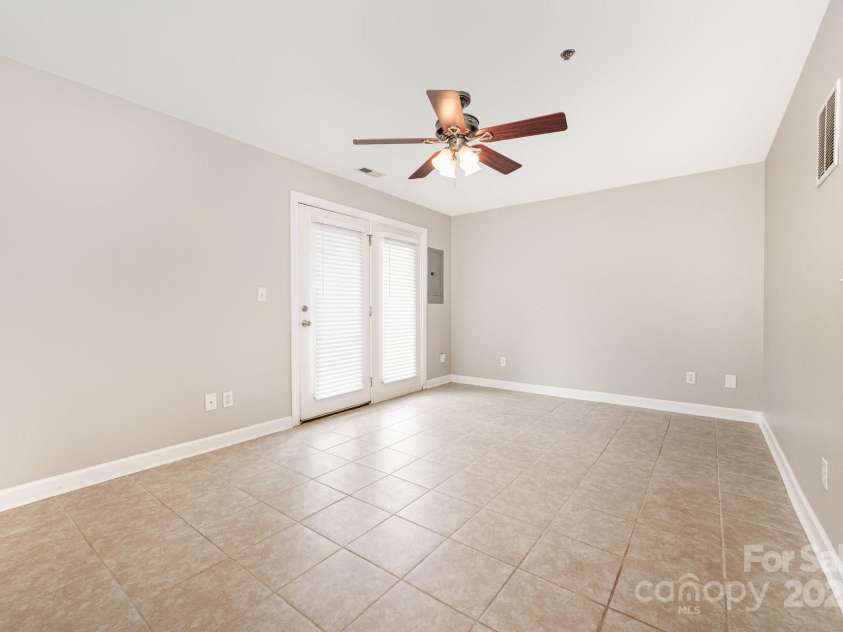 2833 Avalon Loop Road, Charlotte, NC 28269.  MLS# CAR4293864, YatesRealty ID 33137. Family Room/Bonus Room