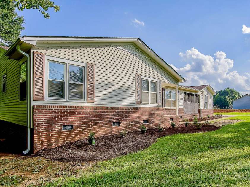1435 Ridge Road, Salisbury, NC 28147.  MLS# CAR4293934, YatesRealty ID 33138. 