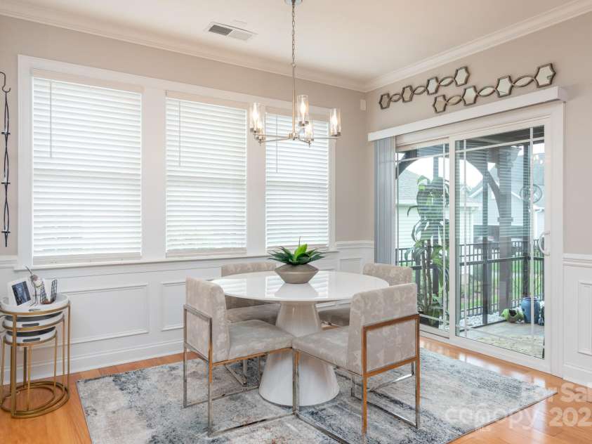 11728 Mount Argus Drive, Cornelius, NC 28031.  MLS# CAR4291411, YatesRealty ID 33139. So bright and cheerful!