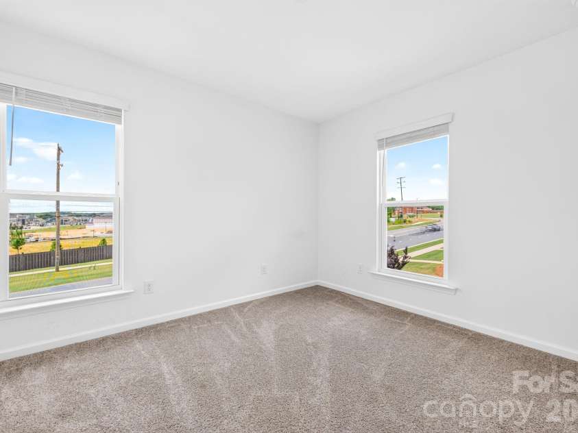 1814 Saint Louis Alley, Concord, NC 28027.  MLS# CAR4397909, YatesRealty ID 33139. 