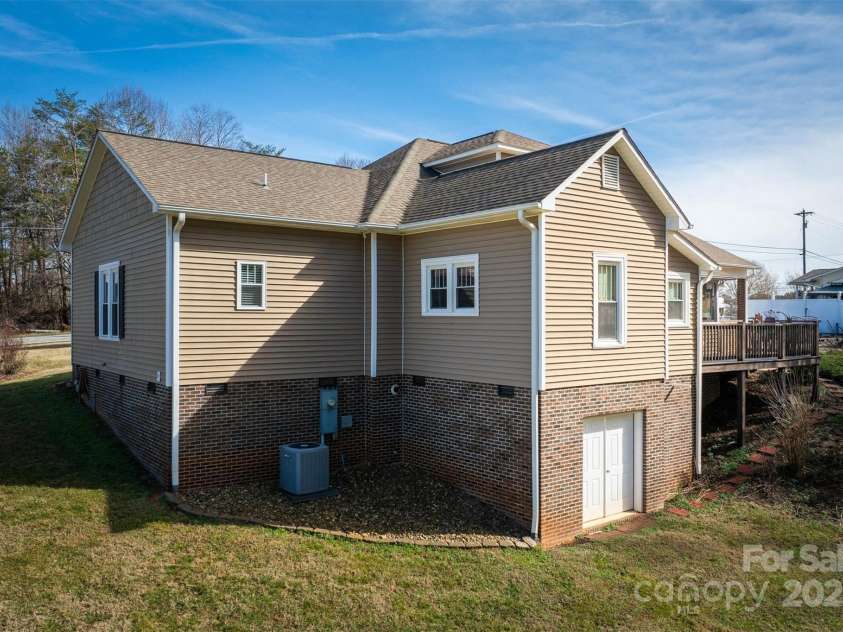 754 Pete Brittain Road, Morganton, NC 28655.  MLS# CAR4223727, YatesRealty ID 3314. 