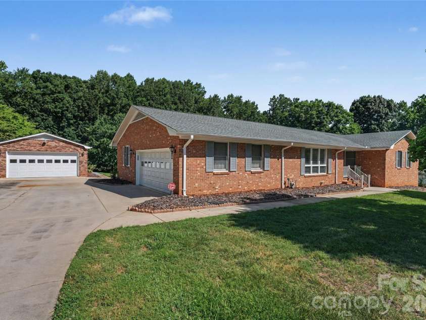 110 Myrtle Avenue, China Grove, NC 28023.  MLS# CAR4397877, YatesRealty ID 33140. Triple Detached Garage