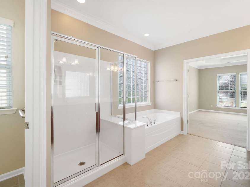 2086 Yellowstone Drive, Indian Land, SC 29707.  MLS# CAR4293690, YatesRealty ID 33141. Primary Bath