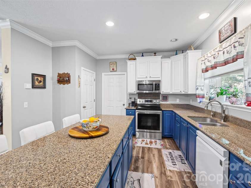 2361 Springhill Court, York, SC 29745.  MLS# CAR4398043, YatesRealty ID 33141. 