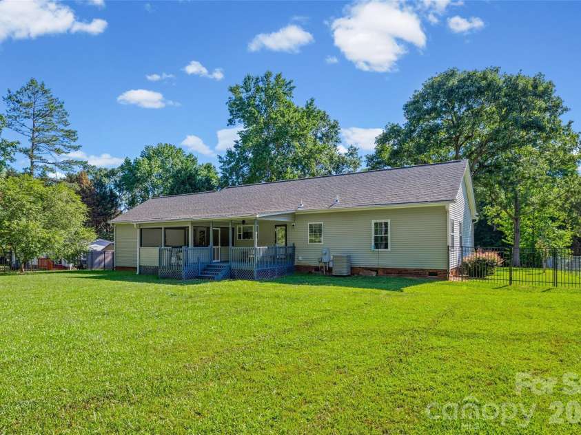 2361 Springhill Court, York, SC 29745.  MLS# CAR4398043, YatesRealty ID 33141. 