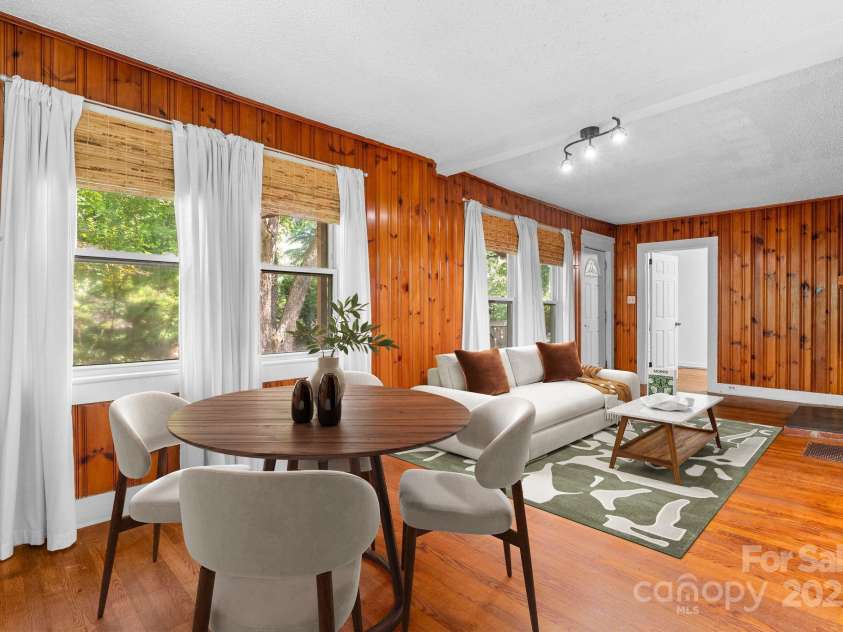 186 Pisgah View Road, Asheville, NC 28806.  MLS# CAR4293363, YatesRealty ID 33142. 